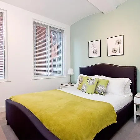 Mulberry Flat 2 - Two Bedroom 1St Floor By City Living London-2