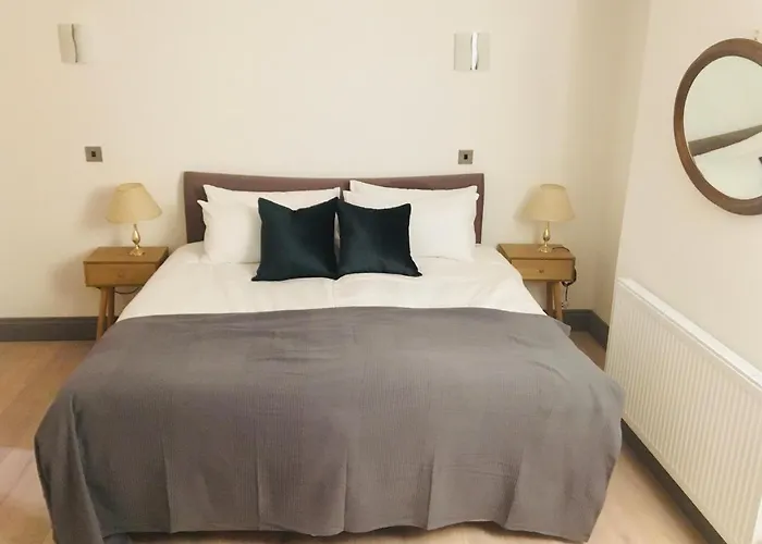 Classic Brixton City Apartment London