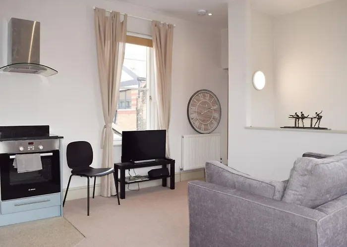 Stylish Light-Filled 1 Bedroom Flat In Hammersmith Londra