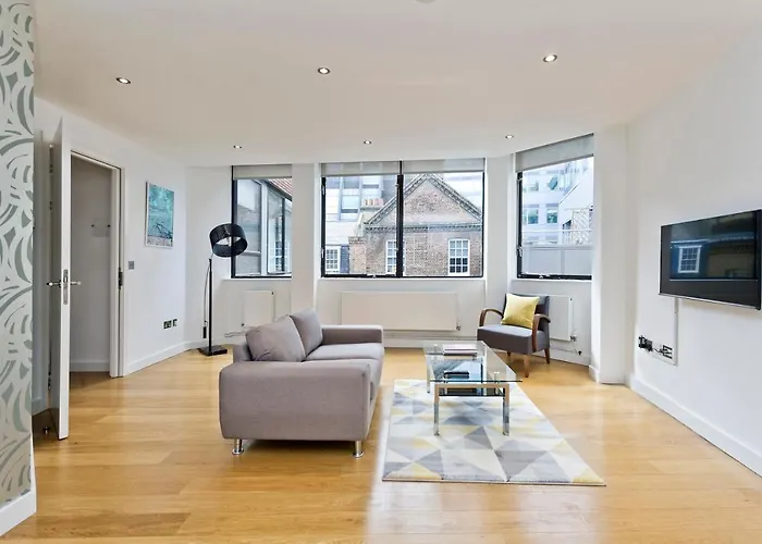 Red Lion Court By City2Stay London