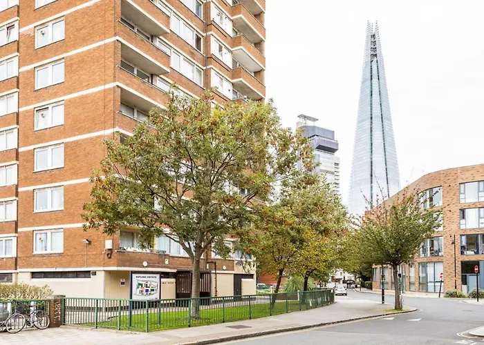 Bright London Bridge Apartment