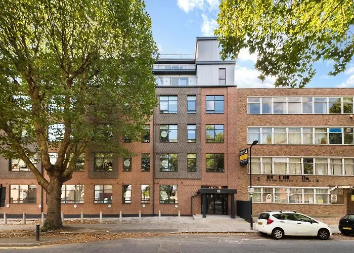 Modern London City Apartment - Victoria Line
