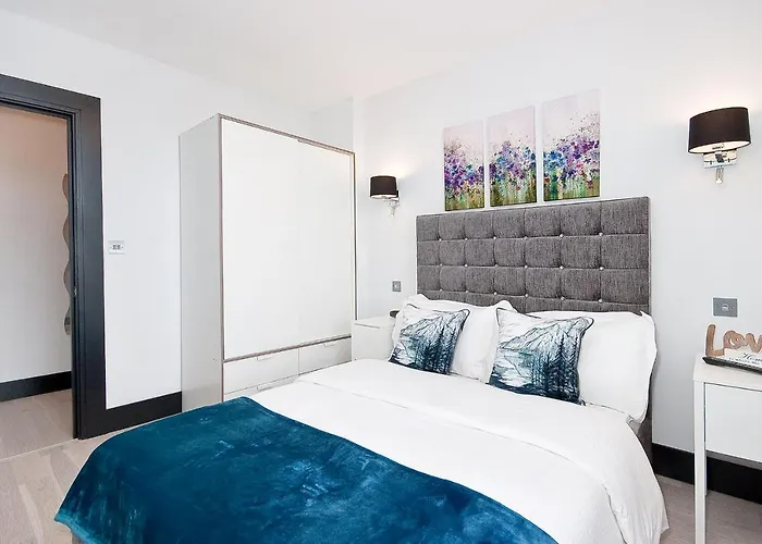 Heinze Flat 402 - One Bedroom Fourth Floor Flat By City Living London