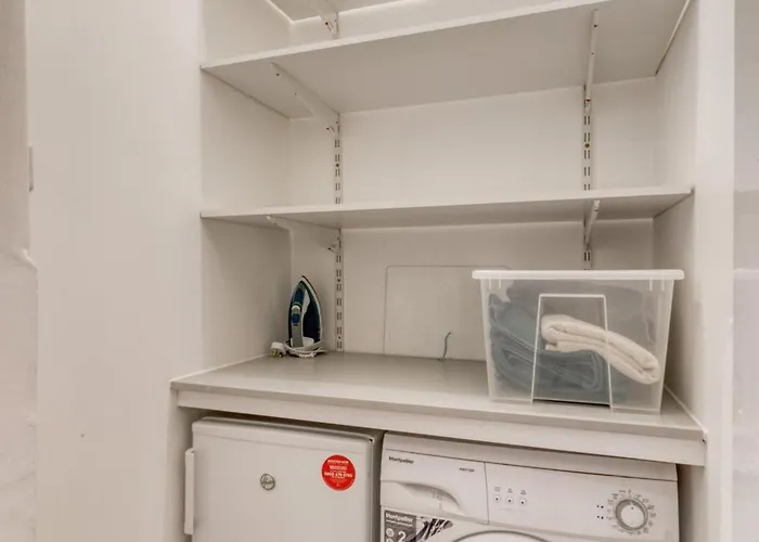 Holland Park Apartment London