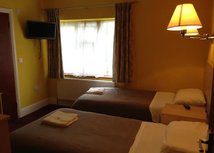 Acton Town Hotel