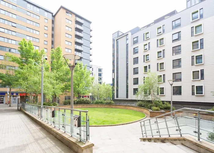 Modern Spacious Studio Close To Station