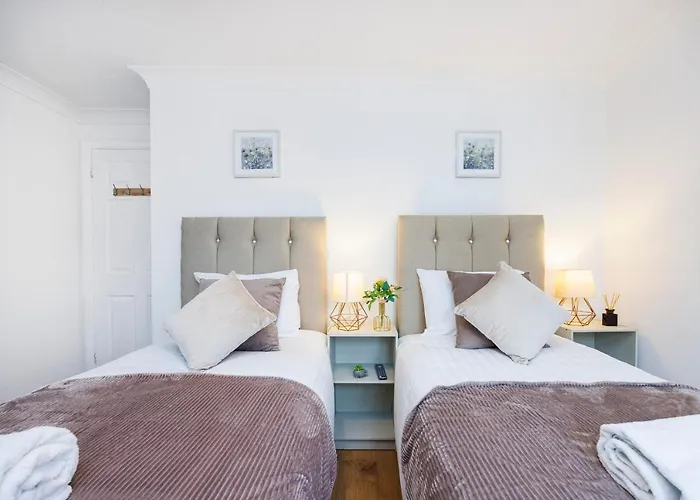 Cosy 2 Bed House W Parking Nr Excel Docklands