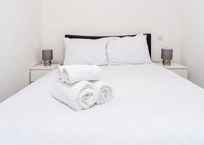 Lovely 3 Bed Flat In A Great Location In Londres