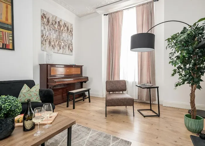 Elegant 3Bed In Kensington Olympia