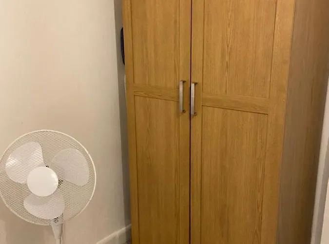 Lovely, Recently Refurbished Four Bedroom House.. London