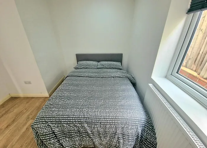 Mile End Budget Guesthouse