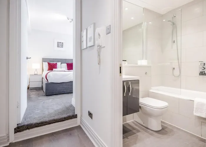Roomspace Serviced Apartments - River House Londra