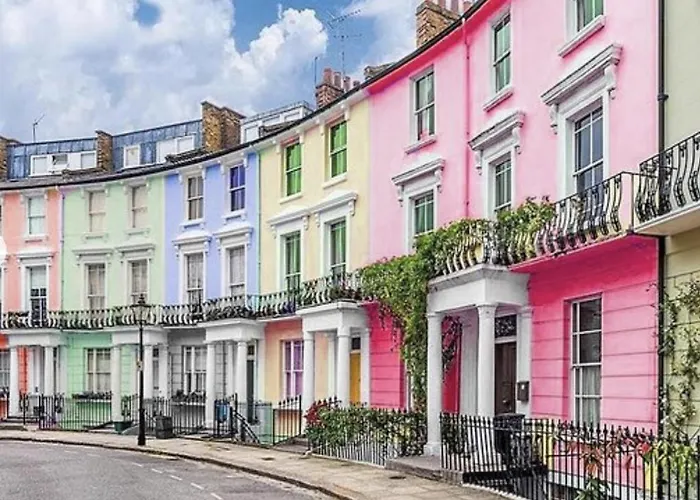 Notting Hill | Portobello Road, Hyde Park & Tube