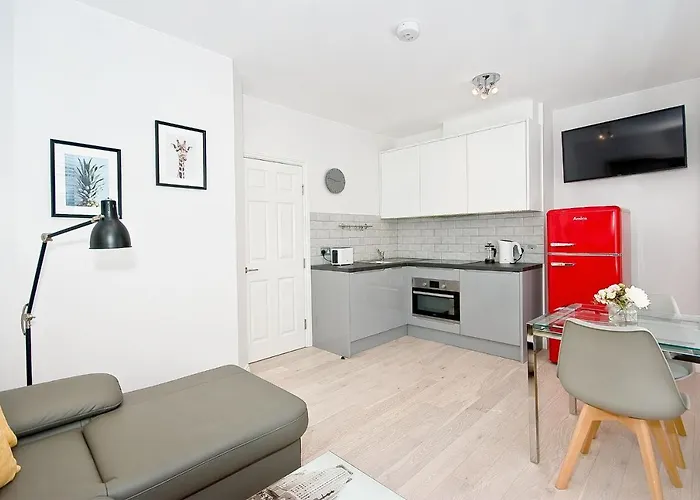F2 Greek Street By City Living London