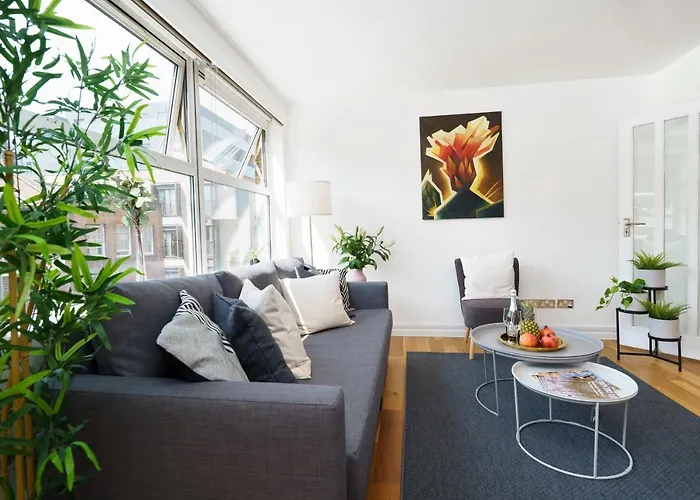Best Location Oxford Str, Soho 2 Bedr, 3 Beds, 2 Bath