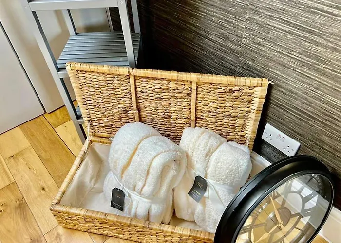 Lovely Two Bed Flat