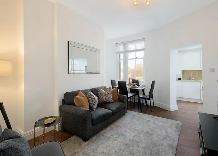 Chelsea Apartment | Stamford Bridge, King'S Road & River Thames