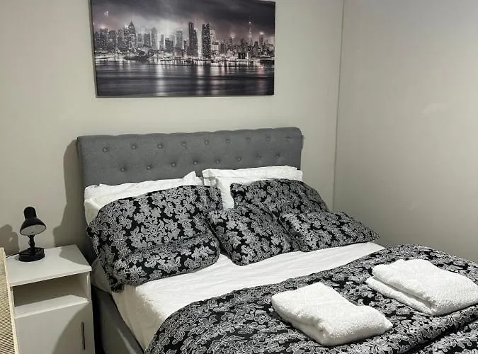 Beautiful Hoe Street First Floor One Bedroom Apartment B Walthamstow London