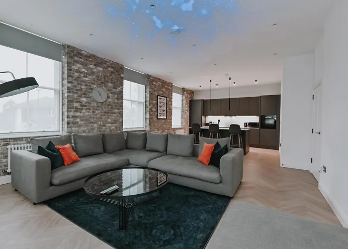 Khayat Homes - Kings Cottage