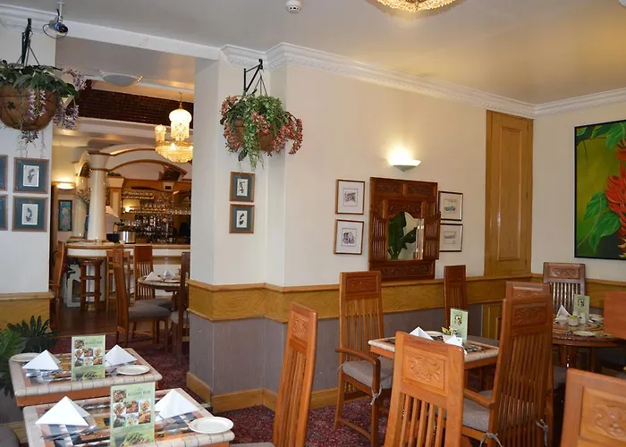 Holiday Villa Hotel