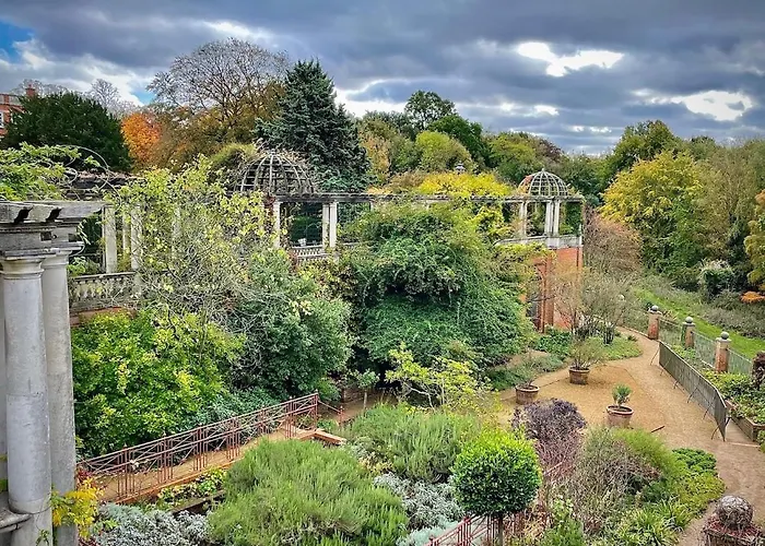 Hampstead Opulence Apartment - Luxurious Split Level Property
