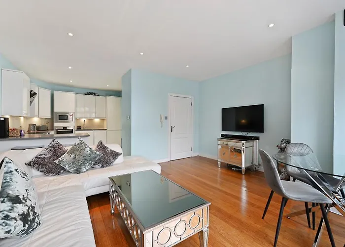 Hampstead Opulence Apartment - Luxurious Split Level Property London