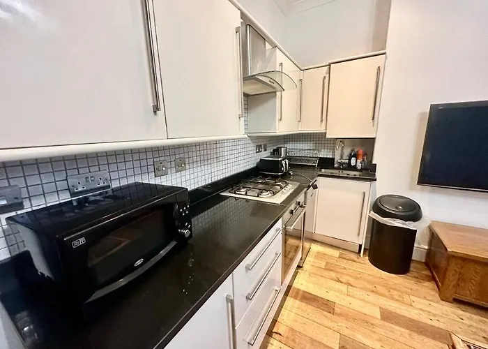 Spacious 2 Bedroom