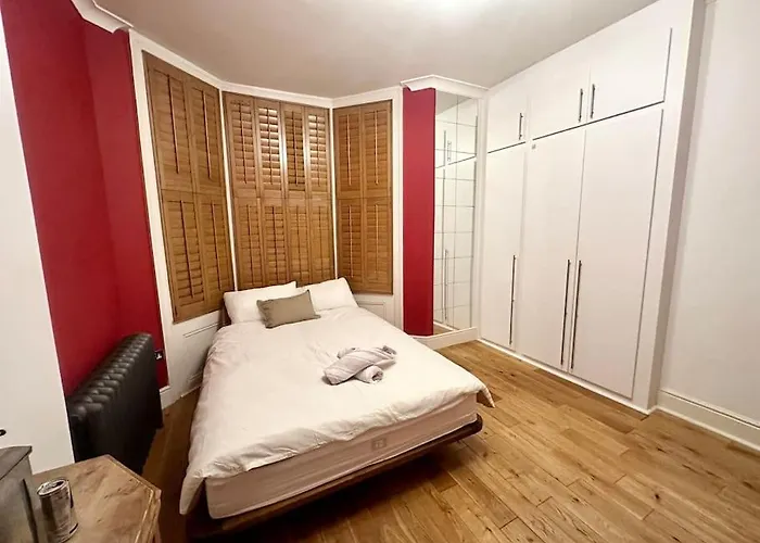 Spacious 2 Bedroom