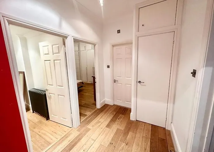 Spacious 2 Bedroom