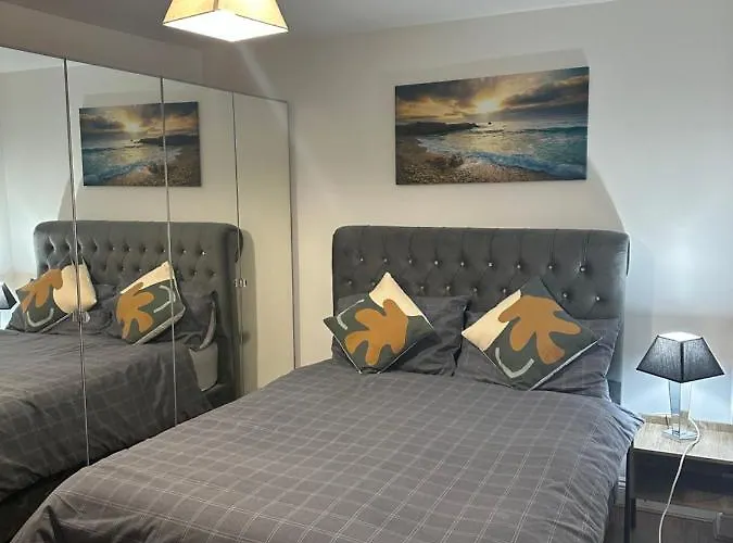 Beautiful Hoe Street Dream Ground Floor One Bedroom Apartment