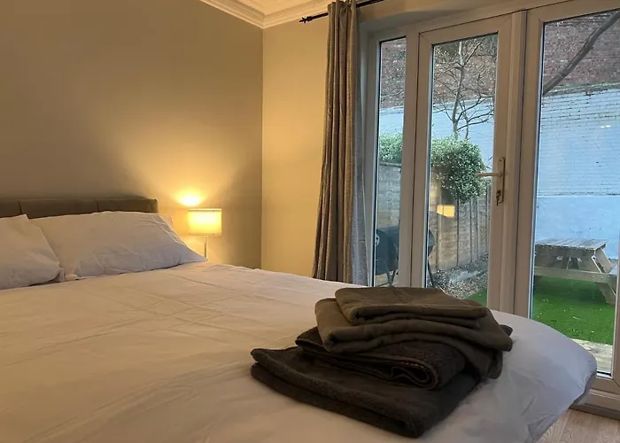 Lovely 2-Bedroom Victorian Flats