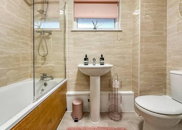 Newly Refurbished 3 Bed House Near London O2 Arena Villa