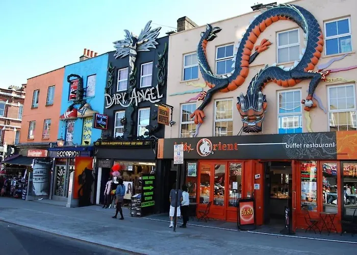 Entire 2-Bedroom Flat In Camden