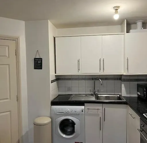 New Build 2 Bed Flat, London