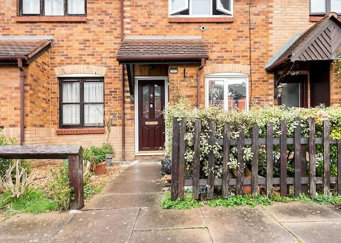 Monalychee Apartment London