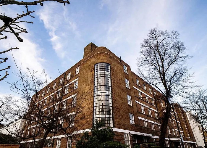Bowden Court Hostel London