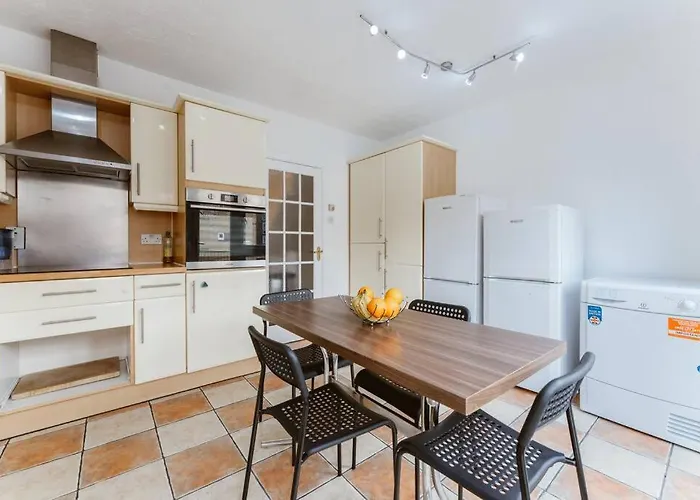 Comfortable Double Room For Your London Getaway