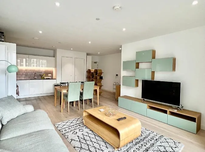 Luxury 2 Bedroom 2 Bathroom - City Airport