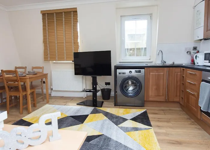 Evergreen s-Flat 5, London