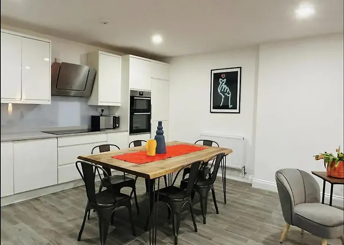 Gorgeous Split Level Belsize Park Apartment
