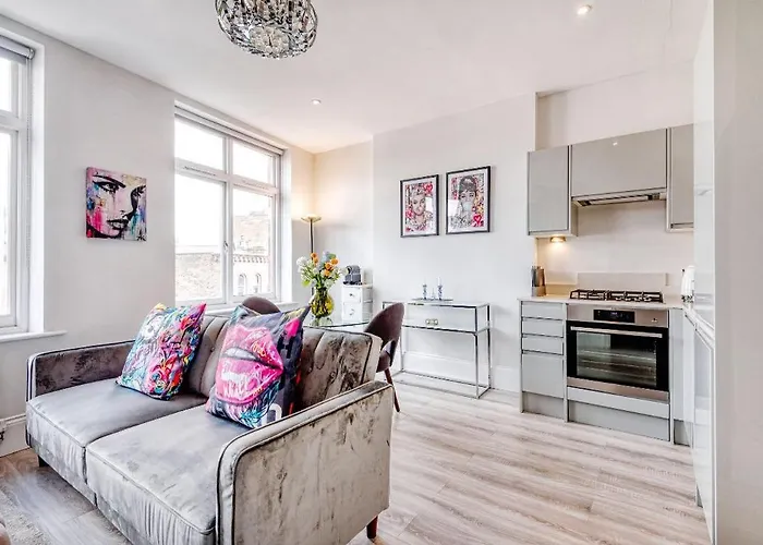 Elegant 1 Bed Apartment- Hampstead Village London