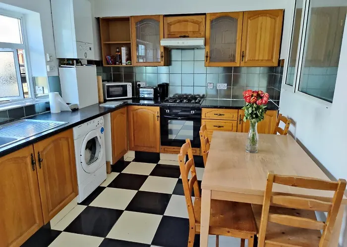 Homely Accommodation, Archway In Islington Near Camden Town