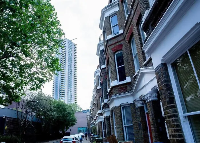 Airy, 3 Bedrooms, Ensuite, Central Flat