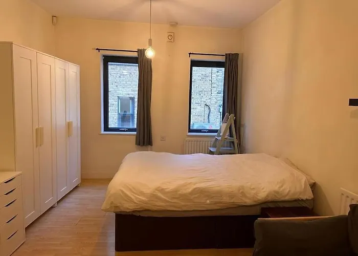 Studio Flat In Central