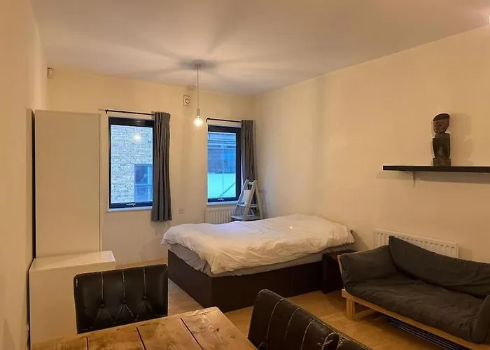 Studio Flat In Central