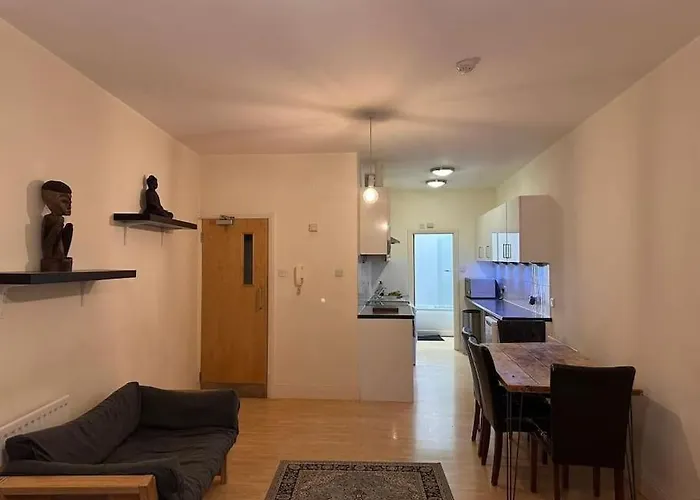 Studio Flat In Central
