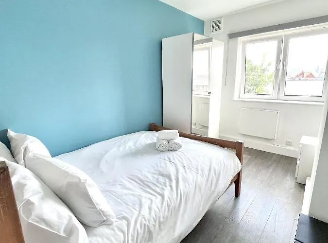 Modern 2 Bed Flat Close To Shoreditch / Free Wi-Fi