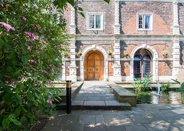 Safestay London Kensington Holland Park (Adults Only)