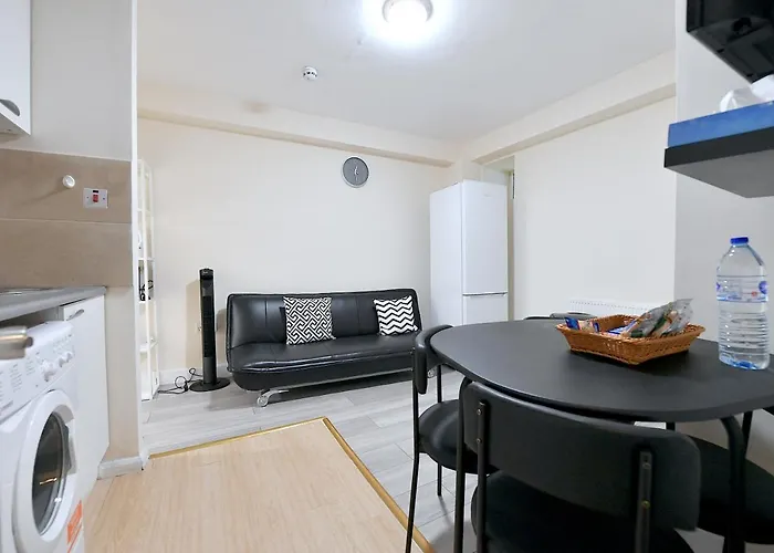 Apartamento Newly Renovated Bedsit Near Seven Sisters Londres