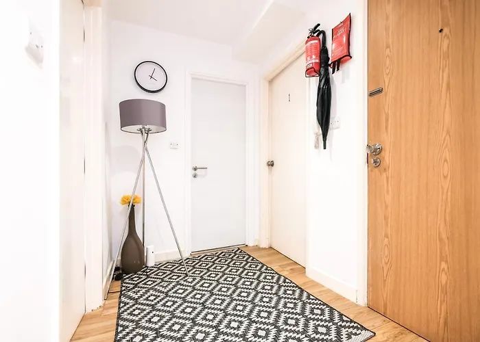 Grandeur 3 Bedroom Flat In London, Mayfair Hy3